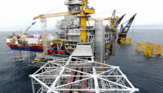 منصة نفط بحقل يوهان في بحر الشمال بالنرويج - رويترز