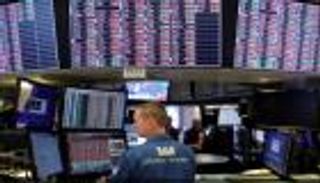 وول ستريت تنخفض ترقبا لقرار المركزي الأمريكي