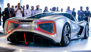 الجولة الإماراتية تشمل فعالية إضافية لعرض "إيفايا" في "لوتس أبوظبي"