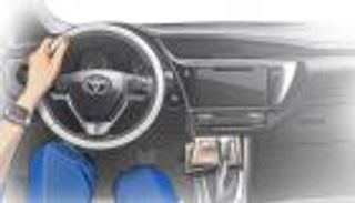 تعرف على مراحل تطور كابينة تويوتا كورولا خلال 50 عاما 