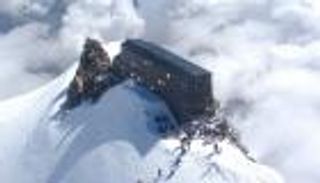 مشهد من السماء.. رحلة إلى أعلى فنادق أوروبا