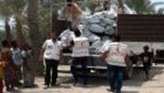 مساعدات إماراتية طارئة للناجين من مجزرة حوثية جنوب الحديدة