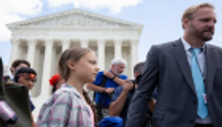 أصغر ناشطة بيئية في العالم تحث الكونجرس على محاربة الاحتباس الحراري