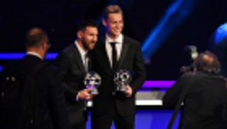 رابطة الليجا ترفض طلب برشلونة قبل حفل الفيفا