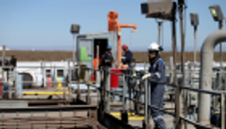 أسعار النفط تودع أسبوع "هجمات أرامكو" بارتفاع