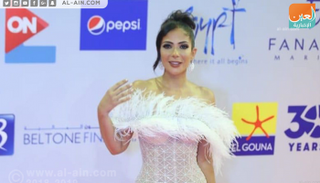 الممثلة المصرية منى زكي