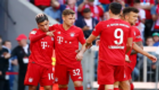 كوتينيو يشيد بتضحية ليفاندوفيسكي بـ"الهاتريك"