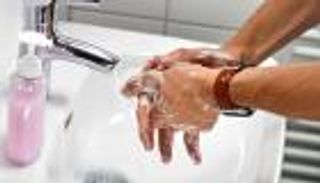 طريقة لقتل جراثيم اليد في 30 ثانية
