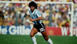 دييجو أرماندو مارادونا 