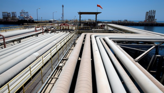 محطة تحميل نفط تتبع أرامكو - رويترز