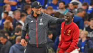 شبح الإصابة.. كلوب يفسر استبدال ماني أمام تشيلسي