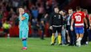 كاريكاتير.. ميسي يفشل في إنقاذ فالفيردي أمام غرناطة