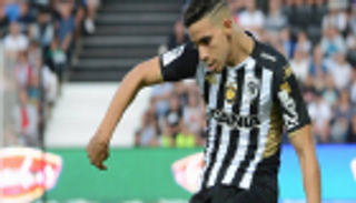 3 أندية تبحث التعاقد مع الجزائري آيت نوري