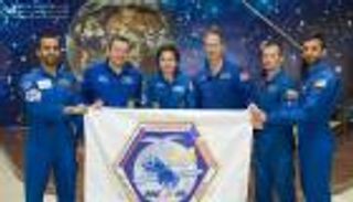 شعارا "طموح زايد" ومركز محمد بن راشد للفضاء يزينان متحف "بايكونور"