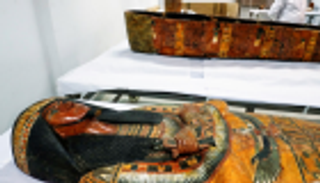 ترميم تابوتين لنبيل فرعوني وزوجته ونقلهما لمتحف الحضارة بمصر