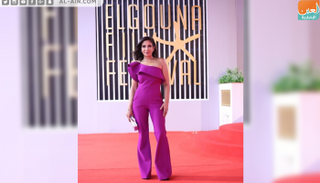 الممثلة المصرية منى زكي في مهرجان الجونة