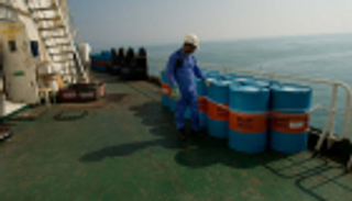 اعترافات إيرانية "خطيرة".. الغموض والارتباك يحرقان النفط