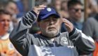 مارادونا يهبط بخيمناسيا لقاع الدوري الأرجنتيني