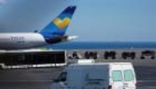 يوناني في ورطة.. إفلاس توماس كوك يهدد زواجه