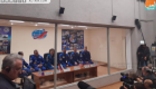 مؤتمر صحفي لرواد الفضاء من منطقة العزل الصحي في بيانكور