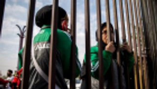 بعد حادثة خداياري.. "يويفا" يحذر أعضاءه من خوض المباريات بدون السيدات