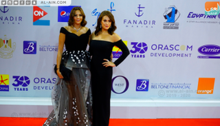 الفنانتان هند صبري وبشرى قبل عرض 