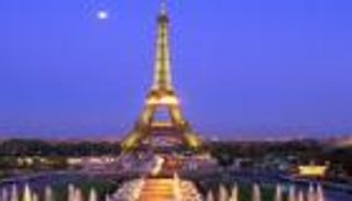 50 مليون سائح في الصيف.. انتعاش السياحة بفرنسا رغم "الصفراء"