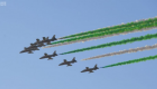 فرسان الإمارات في سماء الرياض احتفالا باليوم الوطني للمملكة 