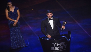 أليسون بيكر 