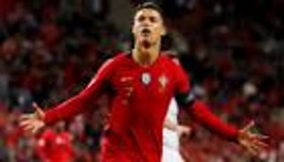 بعد تتويج ميسي.. البرتغال تعترف برونالدو فقط "الأفضل" دائما