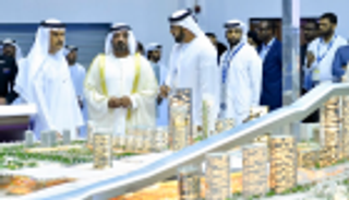 أحمد بن سعيد يزور معرض "سيتي سكيب العالمي"