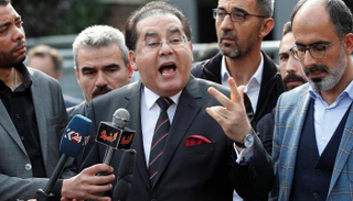 الهارب أيمن نور