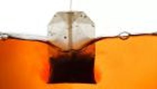 أكياس الشاي تطلق مليارات جزيئات البلاستيك المجهرية بمشروبك