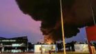 حريق في مصنع كيميائي يغلق مدارس وجامعات بروان الفرنسية