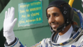 هزاع المنصوري من الفضاء: منظر الأرض جميل.. وسلامي لأهل الإمارات