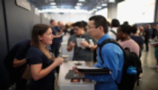 ارتفاع طفيف في طلبات إعانة البطالة الأمريكية الأسبوع الماضي