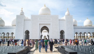 زوار جامع الشيخ زايد الكبير