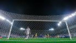 هدف عكسي يمنح الهلال فوزا دراميا أمام التعاون بالدوري السعودي