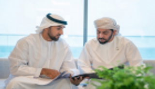 حمدان بن زايد يطلع على الاستعدادات الخاصة بمهرجان سباق دلما التاريخي