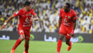 أحمد خليل يمتدح أداء جمعة مع شباب الأهلي الإماراتي