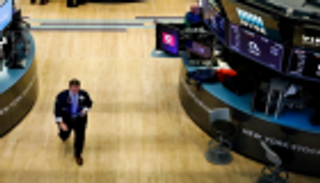 الشركات المالية تقود الأسهم الأمريكية للارتفاع عند الفتح