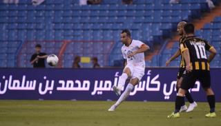 جمال بلعمري مدافع الشباب السعودي