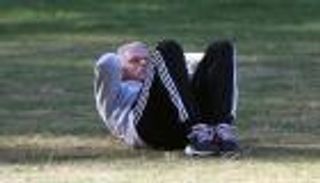 إحماءات مورينيو تثير التكهنات بشأن قرب عودته للتدريب