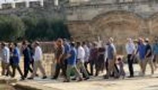 عشرات المستوطنين يقتحمون "الأقصى" وحملة اعتقالات بالضفة