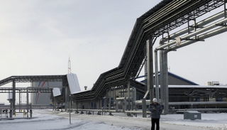 منشأة لتخزين النفط على بحر البلطيق - رويترز