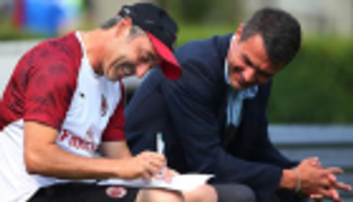 رغم النتائج المخيبة.. مالديني يؤكد استمرار جيامباولو مع ميلان