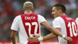 المغربيان زياش وإدريسي ينافسان على لقب الأفضل في هولندا