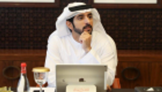 حمدان بن محمد يعتمد استراتيجية التجارة الإلكترونية في دبي
