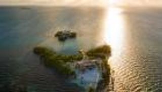 تستوعب 4 زوار فقط.. إجازة خاصة جدًا في جزيرة بأمريكا الوسطى