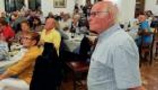 إيطالي عمره 84 عاما ينقل "جعفر الكفيف" إلى المدرسة يوميا